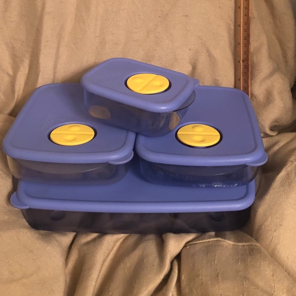 Tupperware rock’s serve set, blue